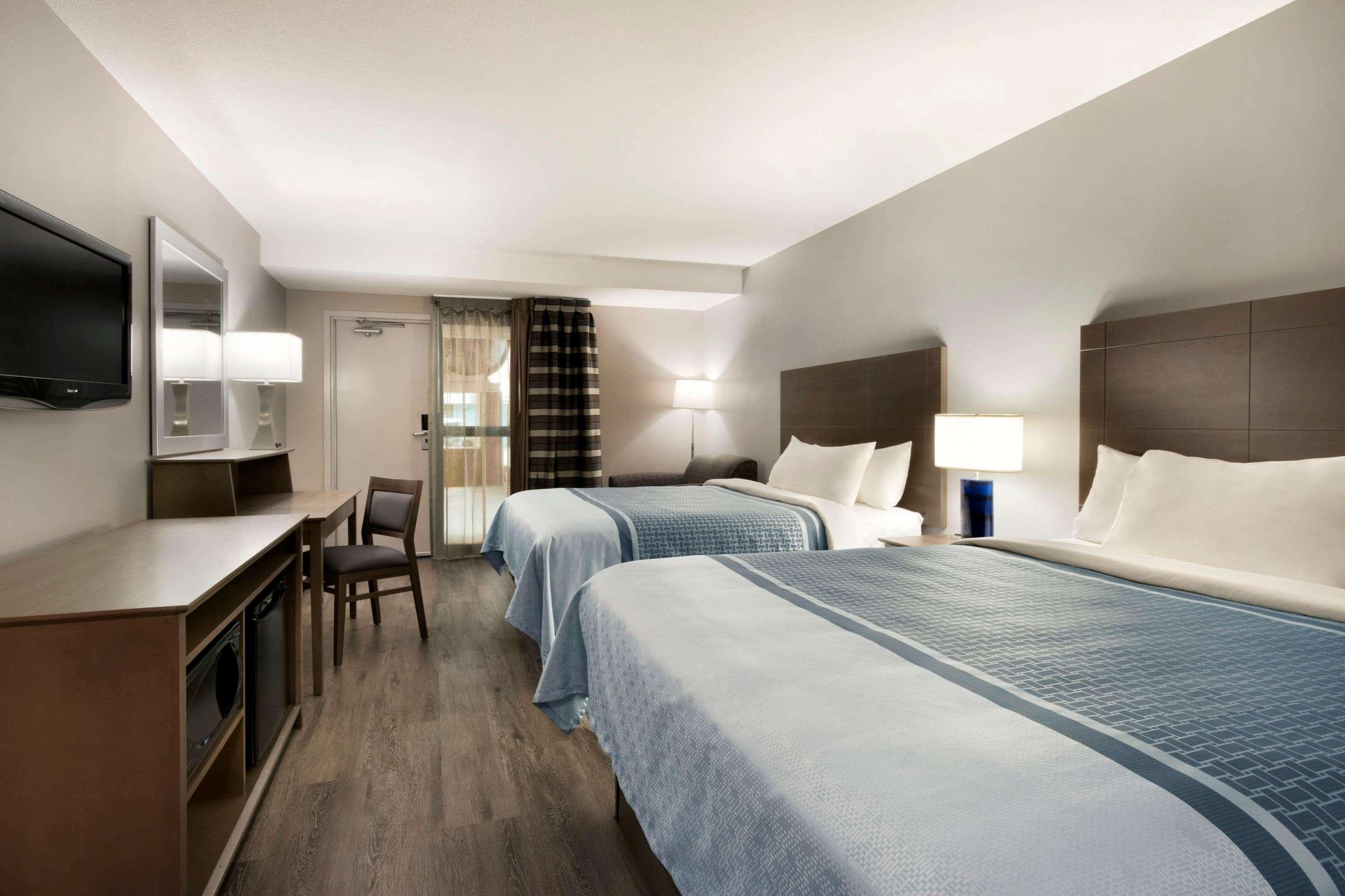 Travelodge Hotel By Wyndham Saskatoon Extérieur photo