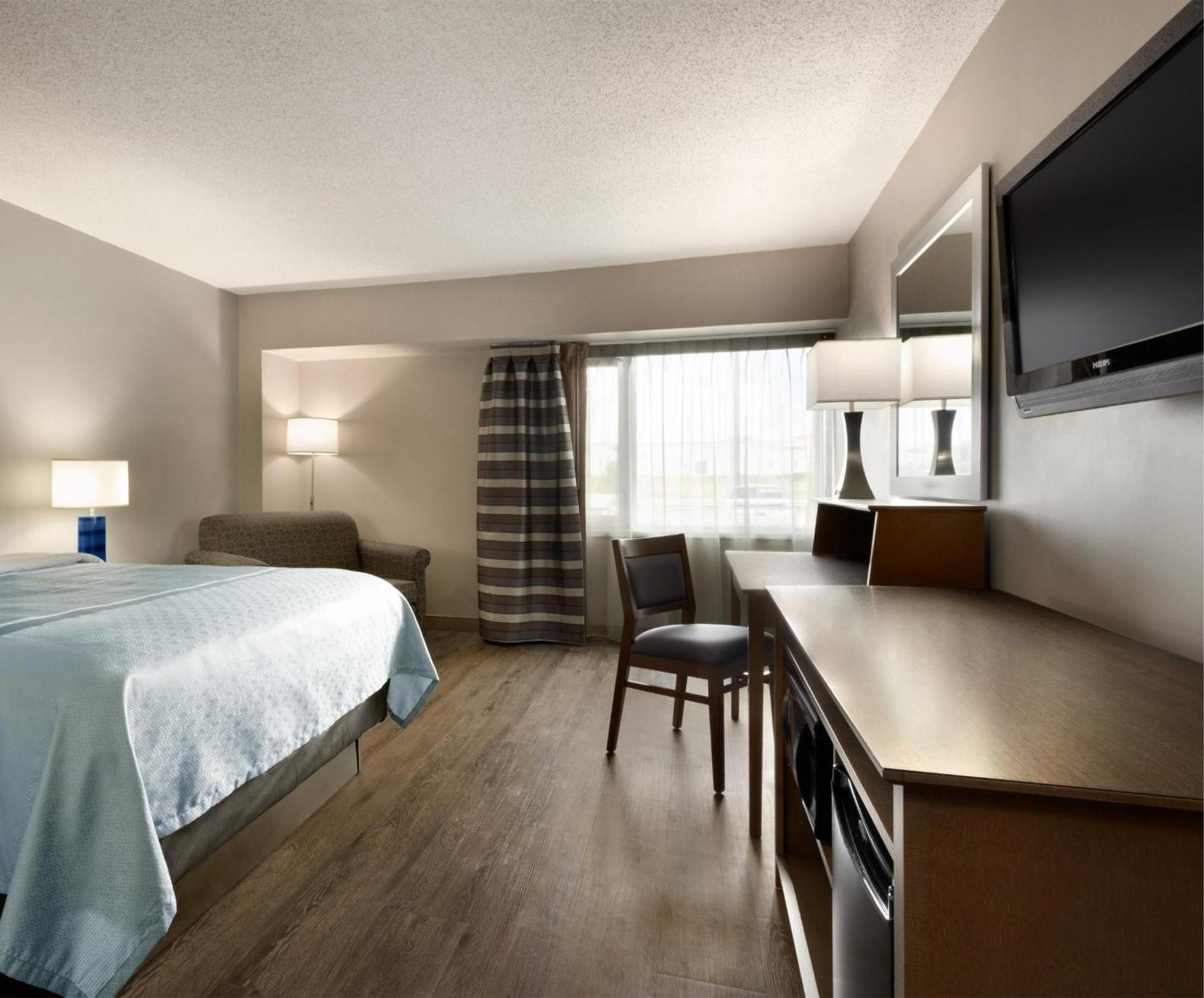 Travelodge Hotel By Wyndham Saskatoon Extérieur photo