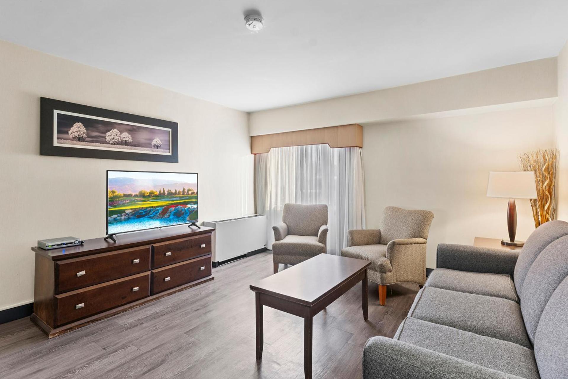 Travelodge Hotel By Wyndham Saskatoon Extérieur photo