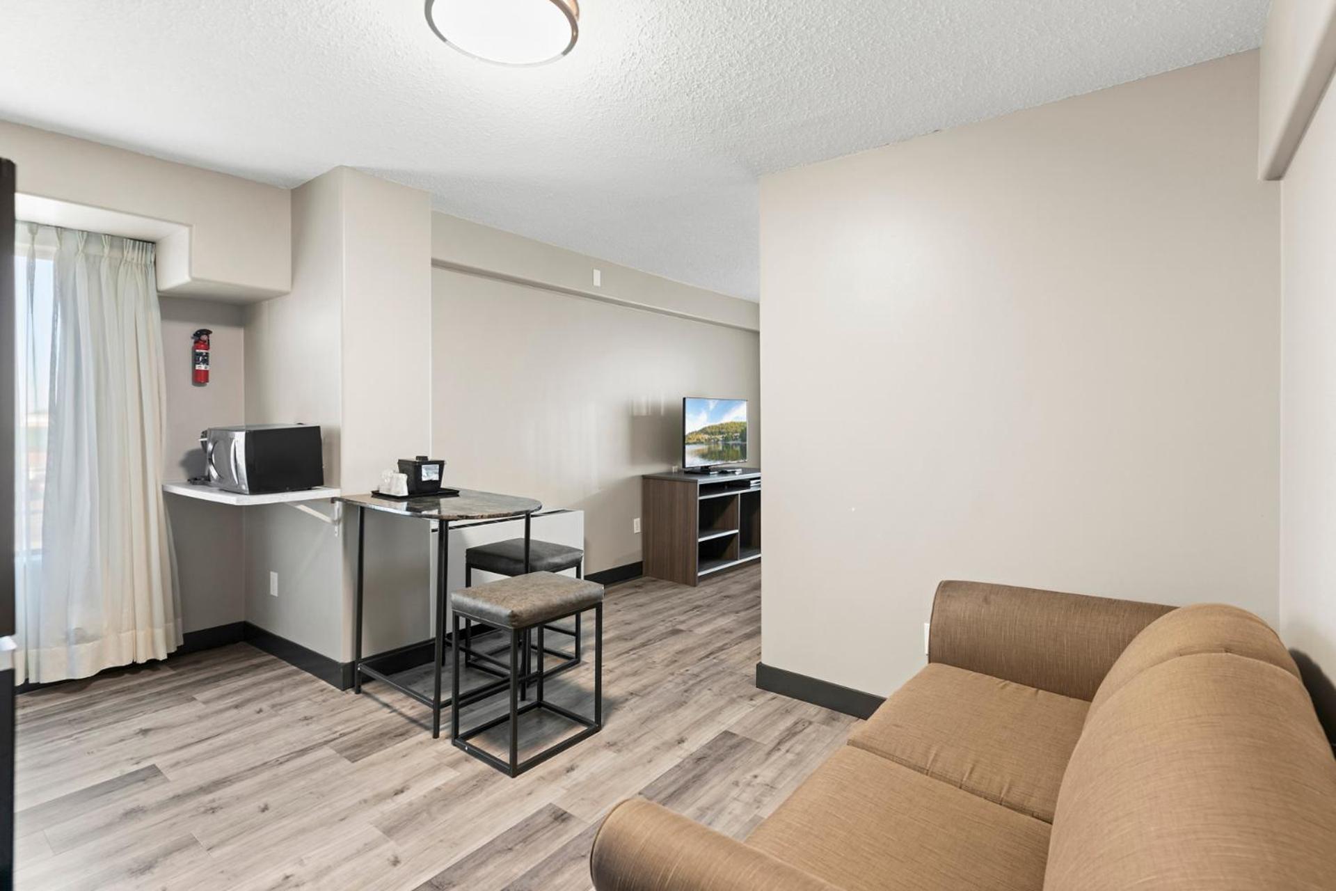 Travelodge Hotel By Wyndham Saskatoon Extérieur photo