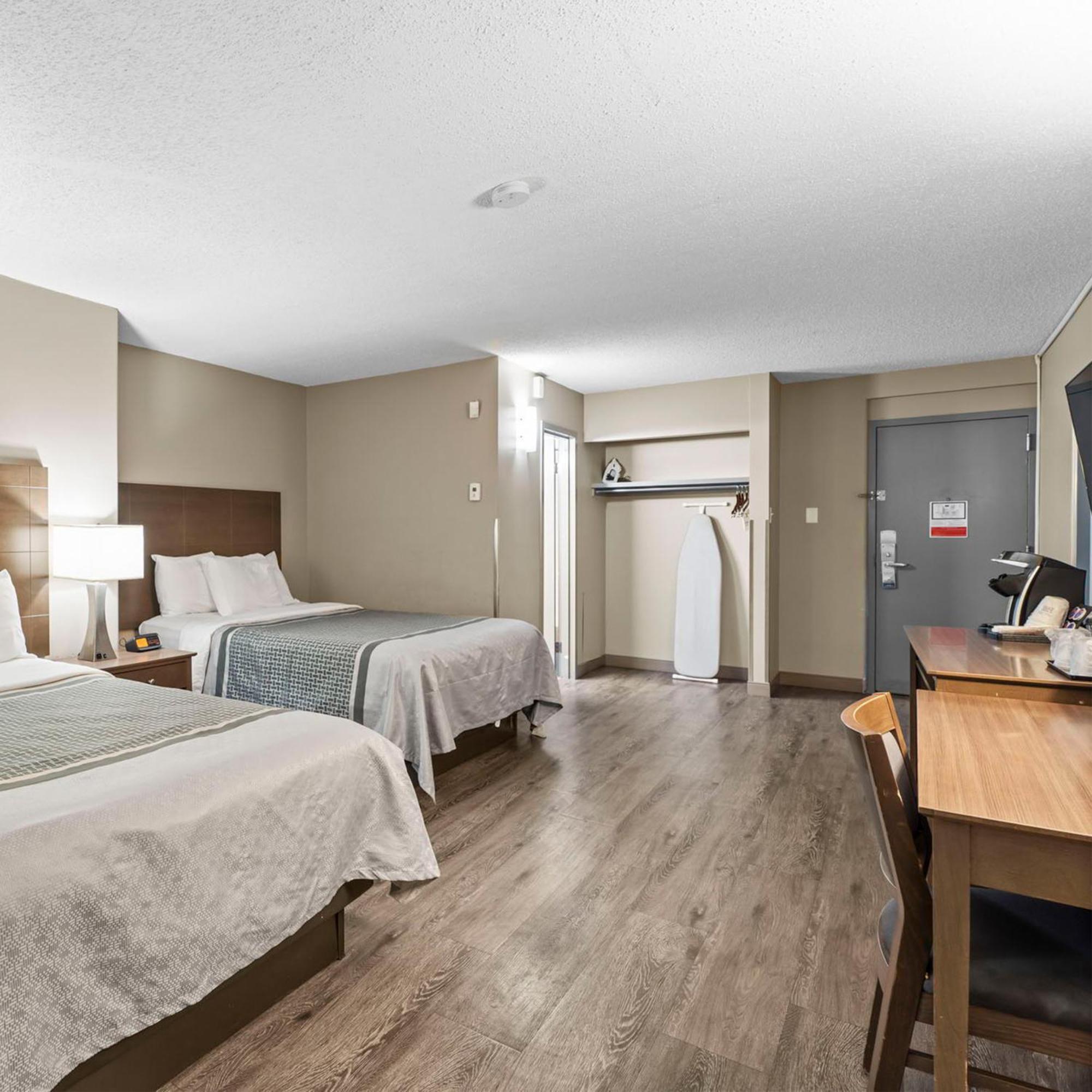 Travelodge Hotel By Wyndham Saskatoon Extérieur photo
