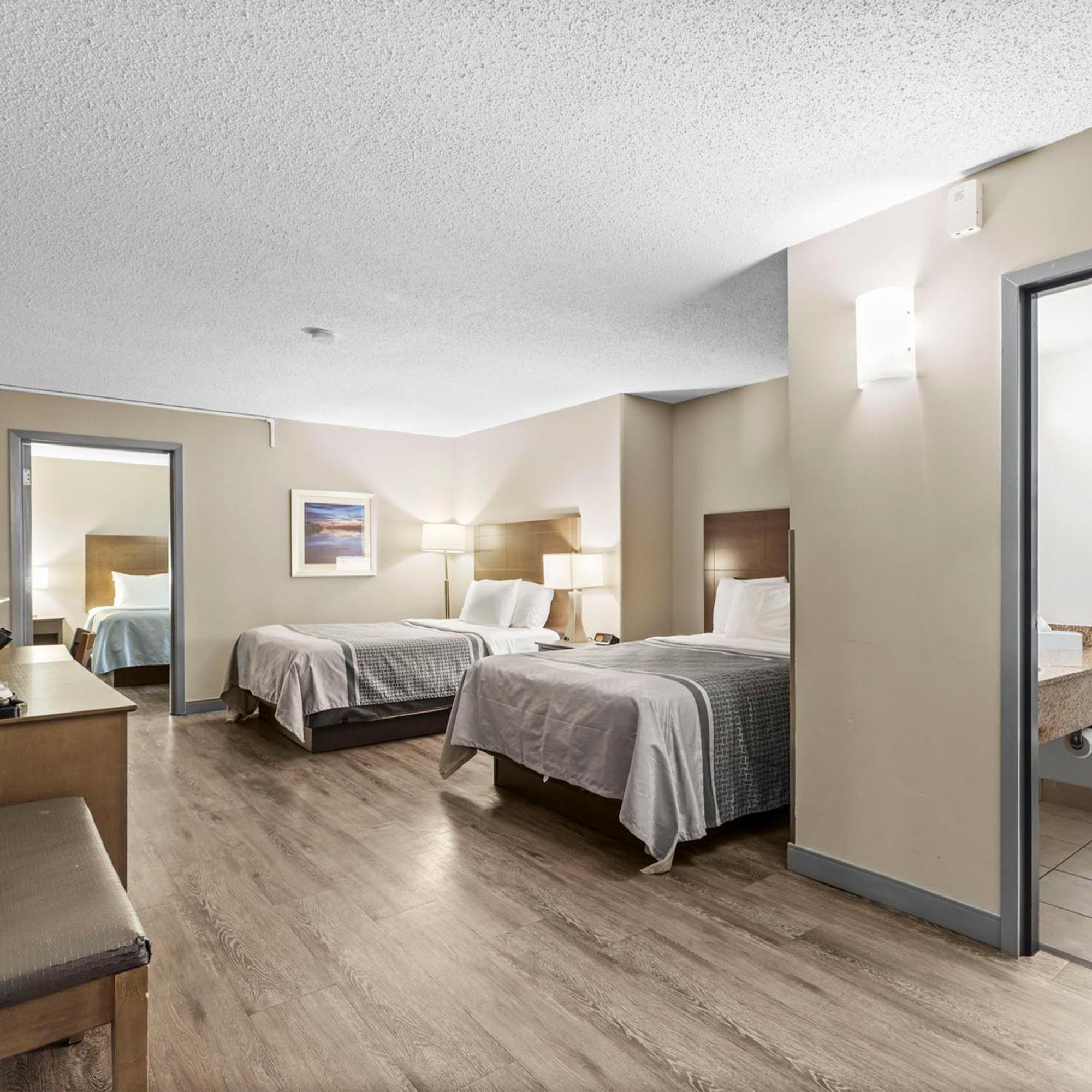 Travelodge Hotel By Wyndham Saskatoon Extérieur photo
