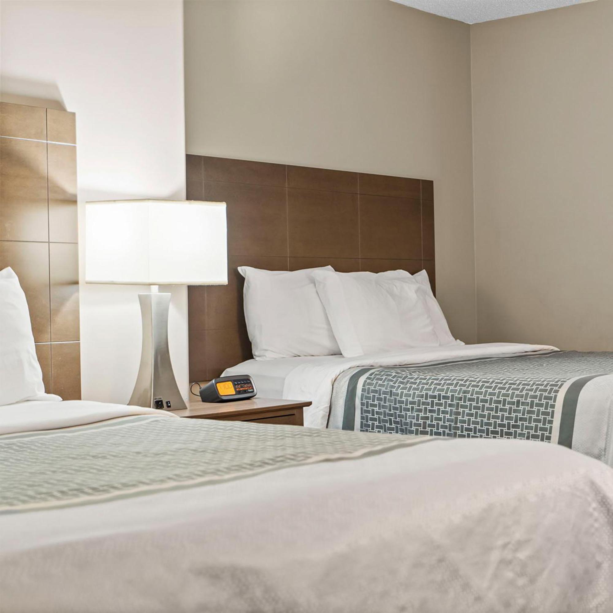 Travelodge Hotel By Wyndham Saskatoon Extérieur photo