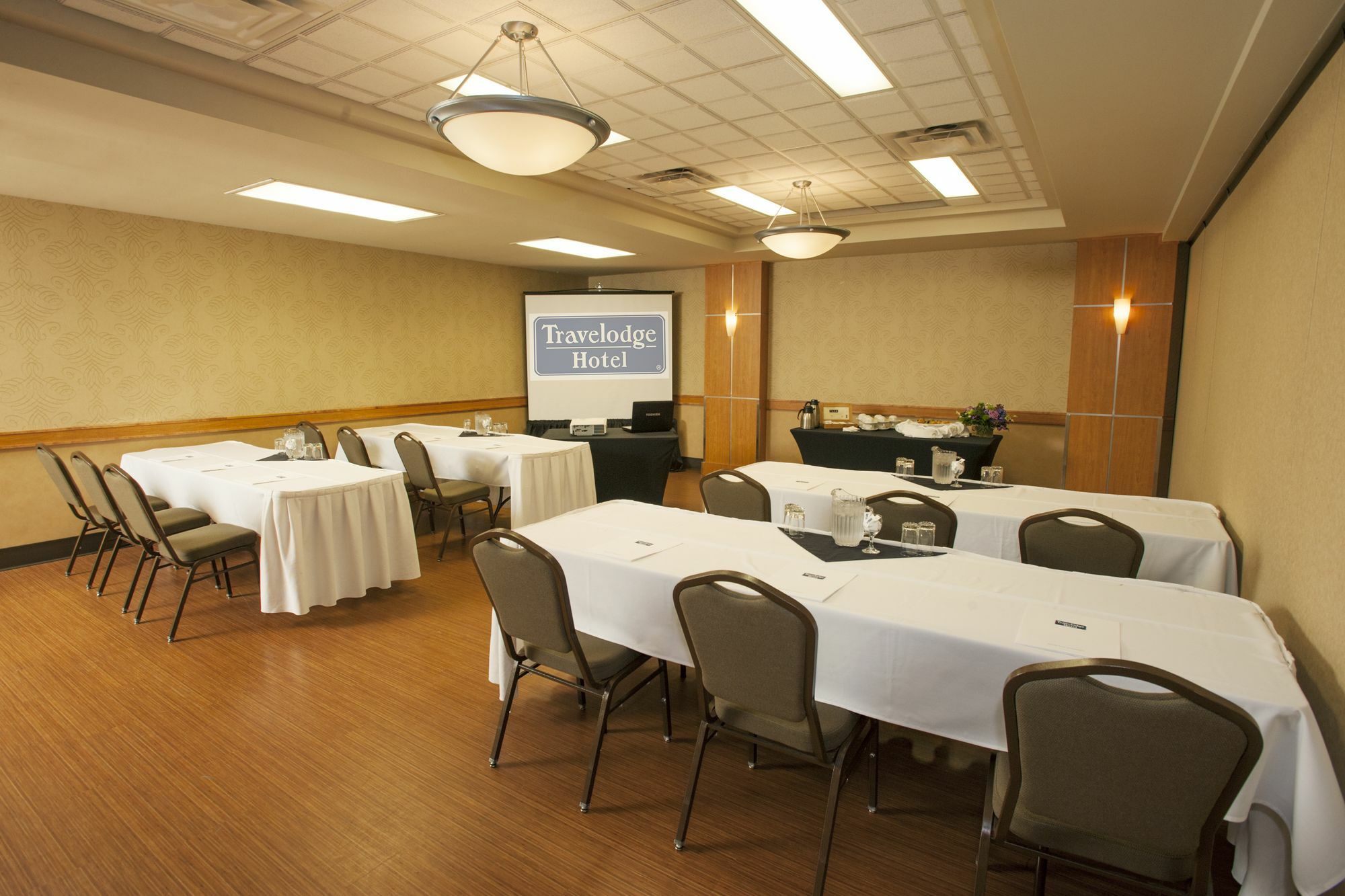 Travelodge Hotel By Wyndham Saskatoon Extérieur photo